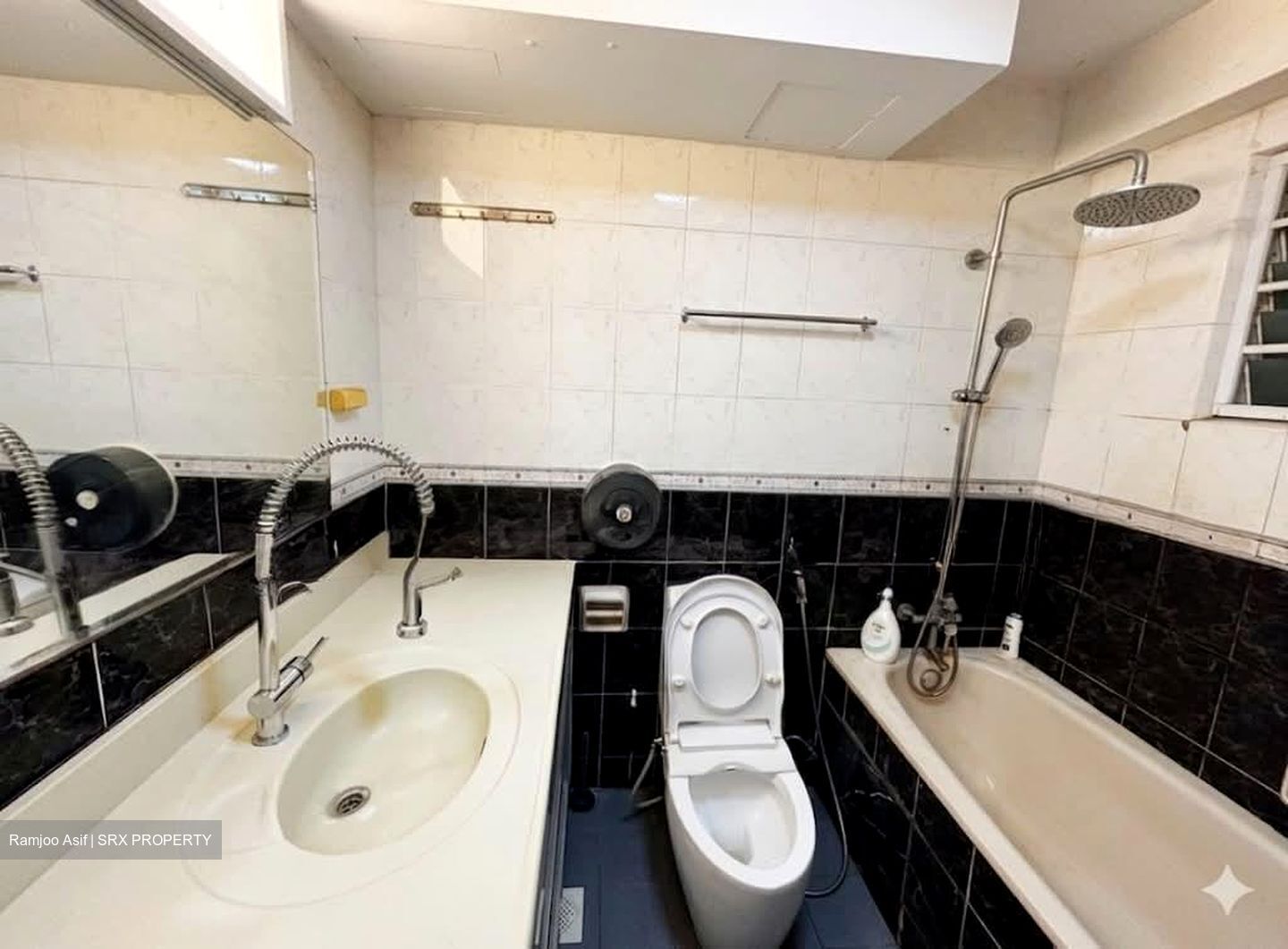 Melville Park (D18), Condominium #565548661